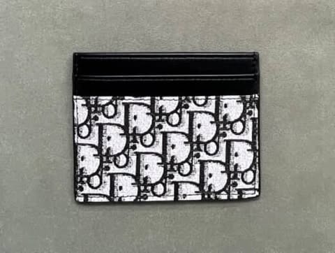 01’ D1or Cardholder