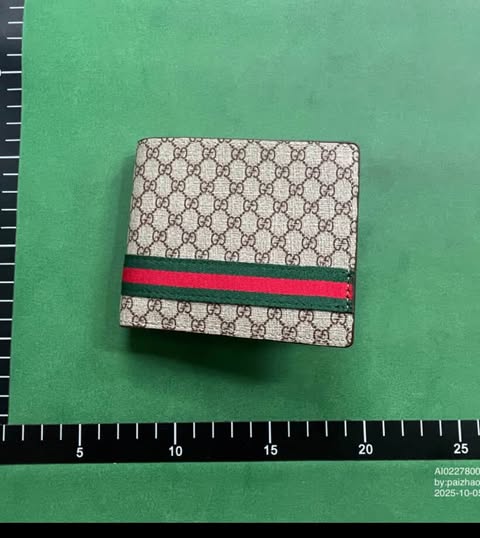 01’ Gucc! Monogram Wallet